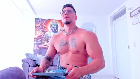 Snapshot of valentino_dossantos chatting on 12.20.24 online show from 12.20.24