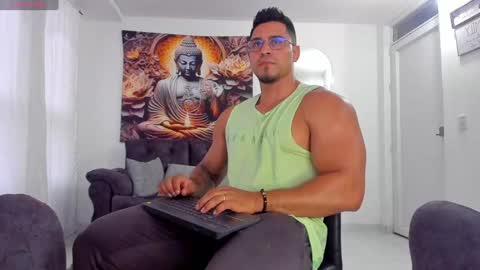 Snapshot of valentino_dossantos chatting on 01.02.25 online show from 01.02.25