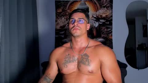 Snapshot of valentino_dossantos chatting on 03.01.25 online show from 03.01.25