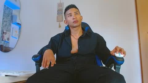 Mistery Guy online show from 11.21.25