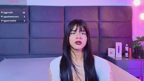 Snapshot of valentino_moon chatting on 01.19.26 valentino moon online show from 01.19.26