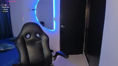 Snapshot of valentino_santos chatting on 11.11.25 valentino santos online show from 11.11.25