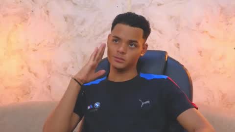 valentino_thompson online show from 11.06.25