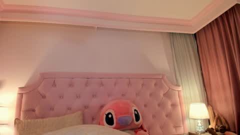 Snapshot of valentoro1 chatting on 12.18.24 Vale Toro online show from 12.18.24