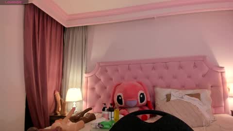 Snapshot of valentoro1 chatting on 02.15.25 Vale Toro online show from 02.15.25