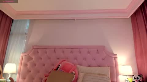 Snapshot of valentoro1 chatting on 03.08.25 Vale Toro online show from 03.08.25