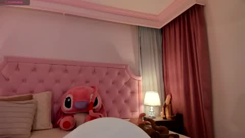 Snapshot of valentoro1 chatting on 03.10.25 Vale Toro online show from 03.10.25