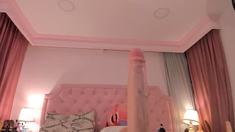 Snapshot of valentoro1 chatting on 09.19.25 Vale Toro online show from 09.19.25