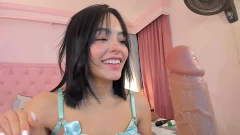 Snapshot of valentoro1 chatting on 10.26.25 Vale Toro online show from 10.26.25