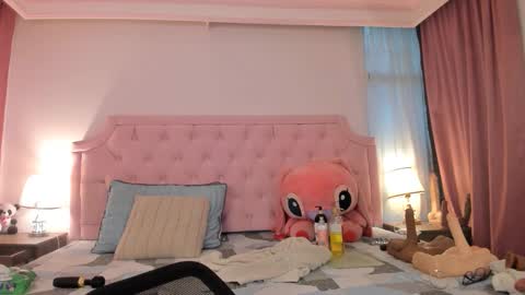 Snapshot of valentoro1 chatting on 10.29.25 Vale Toro online show from 10.29.25