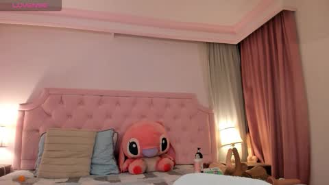 Vale Toro  online show from 11.21.25