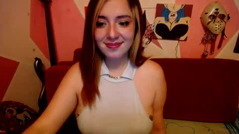 Snapshot of valeri_cove chatting on 06.25.26 Valeri Cove online show from 06.25.26