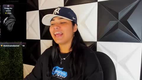 valeri_harpers4 online show from 10.25.25