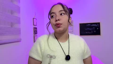 Snapshot of valeria_cherry chatting on 05.14.26 valeria online show from 05.14.26