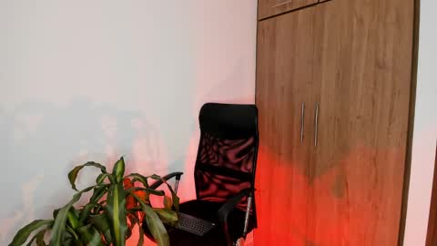 Valeria lewiis joness online show from 12.25.24