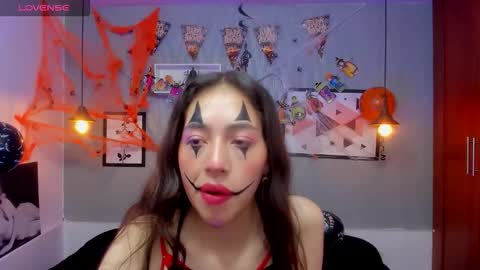 Snapshot of valeria_rossi7 chatting on 10.31.25 Valeria online show from 10.31.25