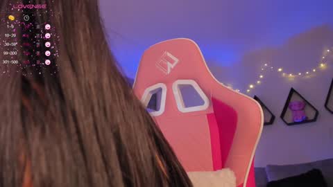 Snapshot of valeria_uribe22 chatting on 12.18.24 online show from 12.18.24