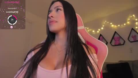 Snapshot of valeria_uribe22 chatting on 01.09.25 online show from 01.09.25