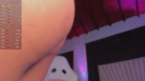 Snapshot of valeria_uribe22 chatting on 02.14.25 online show from 02.14.25