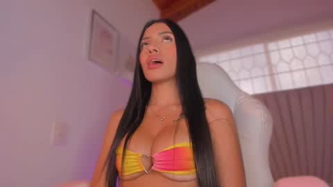 Snapshot of valeria_uribe22 chatting on 09.12.25 online show from 09.12.25