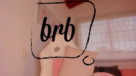 Snapshot of valeria_uribe22 chatting on 10.10.25 online show from 10.10.25