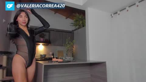 Valeria  IG valeriacorrea430 online show from 12.15.24