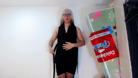 Snapshot of valeriagill_ chatting on 09.18.25 valeriagill_ online show from 09.18.25