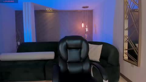 Snapshot of valeriariverax chatting on 09.25.25 Valeria online show from 09.25.25