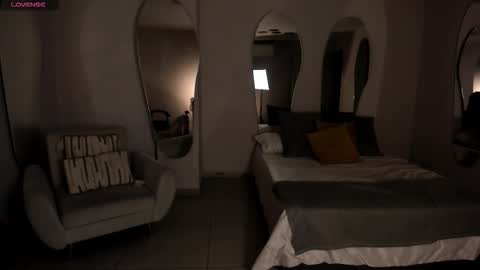 Snapshot of valeriariverax chatting on 09.29.25 Valeria online show from 09.29.25