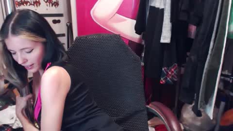 ValeriaXKiss online show from 12.15.24