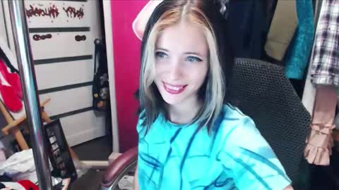 ValeriaXKiss online show from 01.12.25