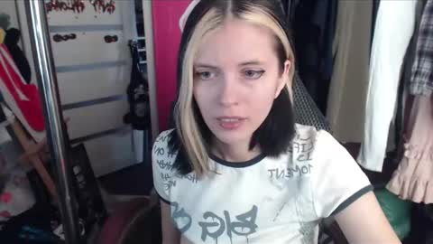 ValeriaXKiss online show from 02.23.25