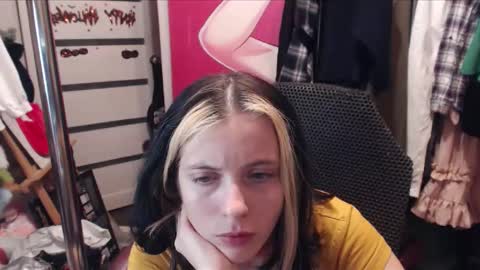 ValeriaXKiss online show from 03.06.25