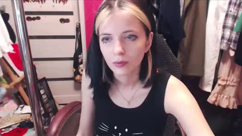 ValeriaXKiss online show from 03.10.25