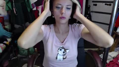 ValeriaXKiss online show from 09.30.25