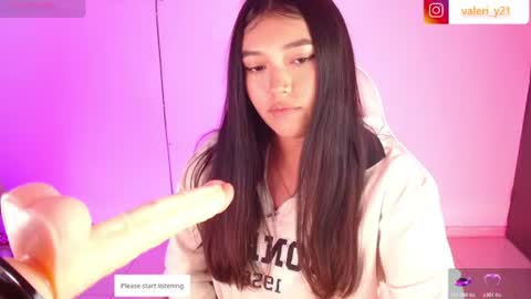 Snapshot of valeribell1 chatting on 06.11.26 Valeri online show from 06.11.26
