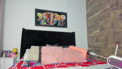 Snapshot of valerie_corthez chatting on 10.29.25 VALERIE online show from 10.29.25