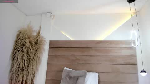 Snapshot of valeriediazx chatting on 09.23.25 valeri online show from 09.23.25