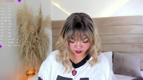 Snapshot of valeriediazx chatting on 10.22.25 valeri online show from 10.22.25