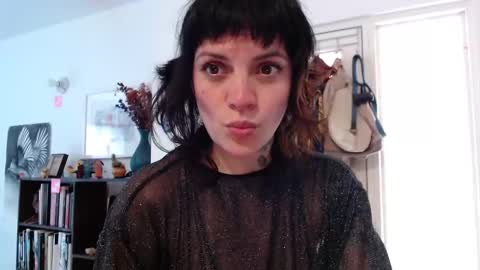 Snapshot of valeriees_ chatting on 02.23.26 valeriees_ online show from 02.23.26