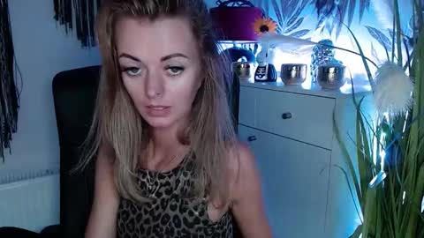 Valerie  online show from 12.03.24