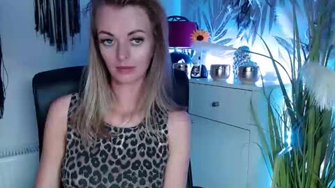 Valerie  online show from 12.03.24