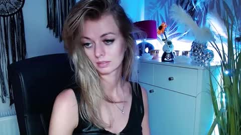 Valerie  online show from 02.20.25