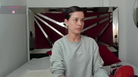 Snapshot of valeriemattson_ chatting on 10.11.25 valeriemattson_ online show from 10.11.25