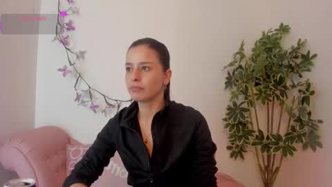 Snapshot of valeriemattson_ chatting on 10.25.25 valeriemattson_ online show from 10.25.25