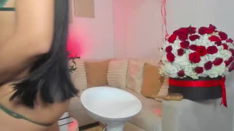 Snapshot of valerietnt chatting on 03.04.25 valerie online show from 03.04.25