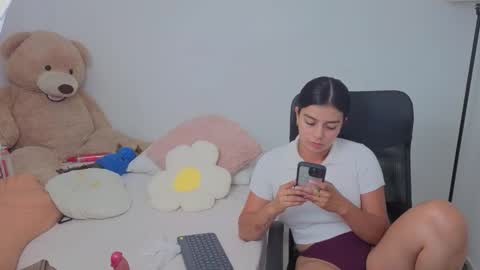 Juli C online show from 10.18.25