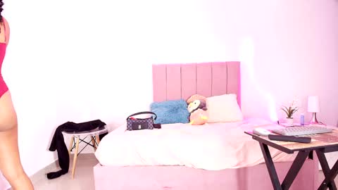 Snapshot of valerin_salazar chatting on 09.15.25 valeria online show from 09.15.25