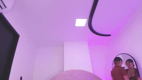 Valeryn online show from 12.20.25