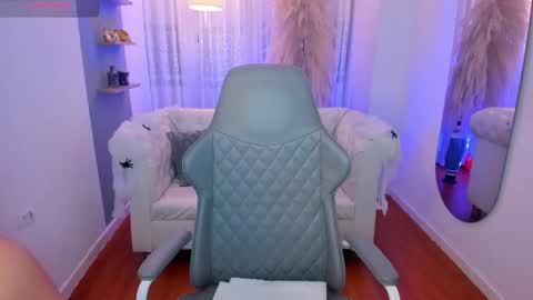 Snapshot of valery_lane chatting on 10.15.25 Valery Lane online show from 10.15.25
